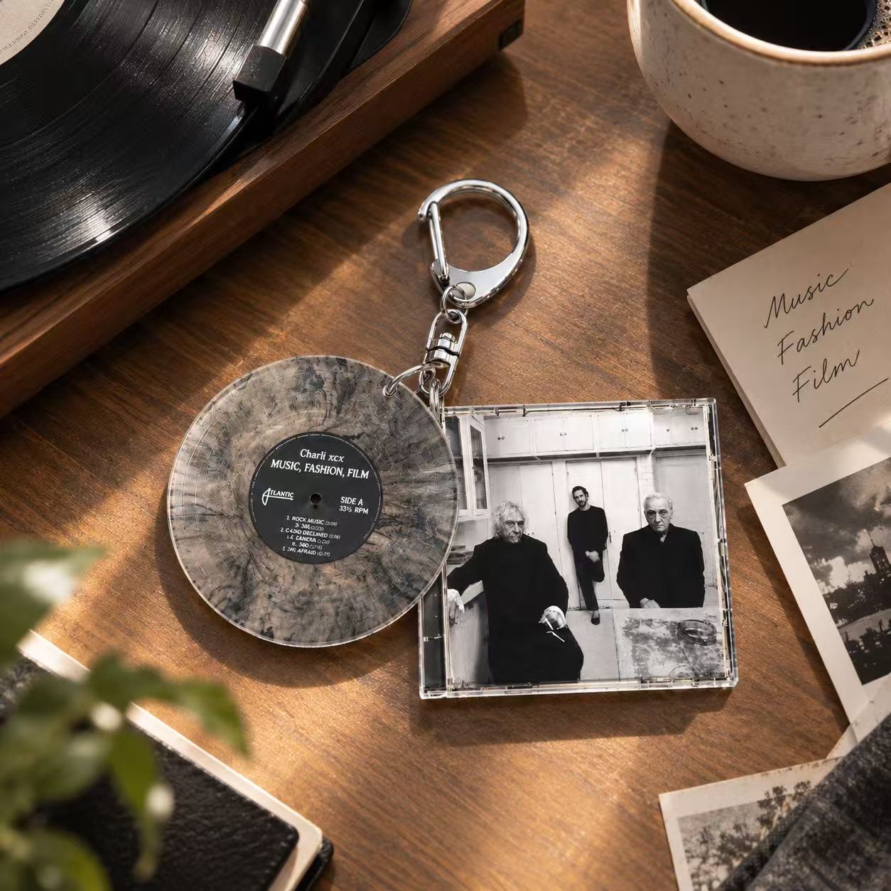 C-Charli Xcx Keychain，Music，Fa - Supply Event recension och pris