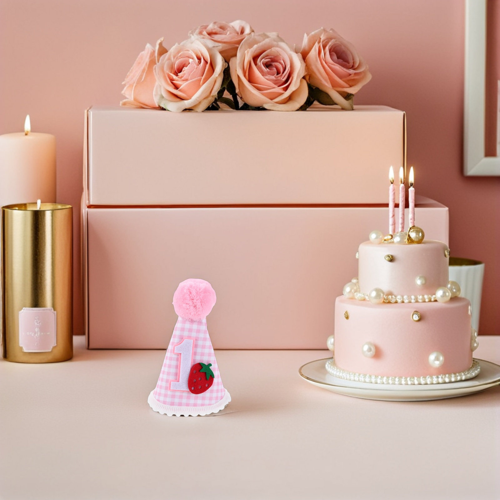 Strawberry First Birthday Hat  - Party Hat Cone recension och pris